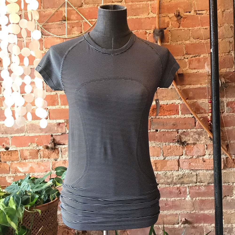 Lululemon Athletica Tee